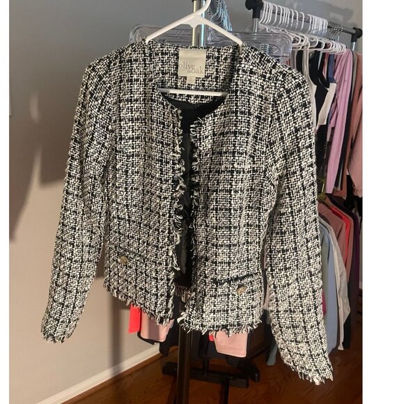 Black & White Tweed Blazer with gold hardware - size small - Picture 6 of 6